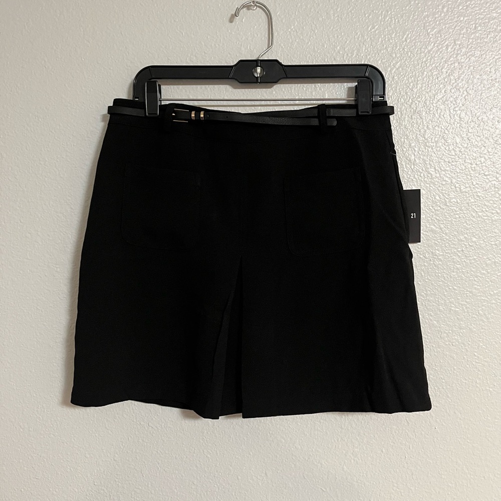 Forever 21 Mini Skirt. Color: Black. Size: Large.